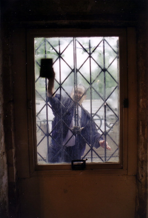 2003-06_je_04