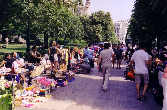 2003_videgrenier_halles_11