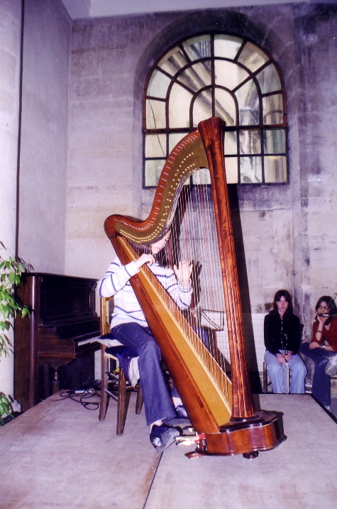 Anna à la harpe