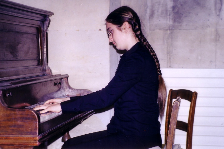 Anya au piano