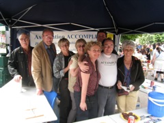 Les volontaires du stand d’Accomplir : Marcel, Bernard D, Marie-Ange, Jacqueline, Barbara, Bernard B, Gilles, Danielle