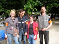 Les membres de Mains Libres assurent la sécurité : Gwendolina, Thierry, Valérie, Fabrice