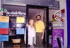 Les concepteurs du site, Elisaneth et Fr&eacute;d&eacute;ric, nous accueillent dans les locaux informatiques pr&ecirc;t&eacute;s pour l�occasion par le centre social La Clairi&egrave;re