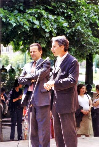 2004-06_je_23